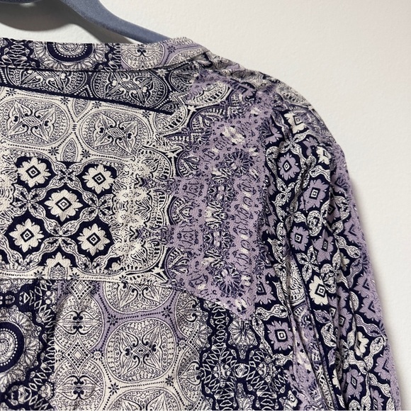 Mono B Purple White Boho Surplice Patterned Tie Up Top Women’s Size Medium - Picture 10 of 16